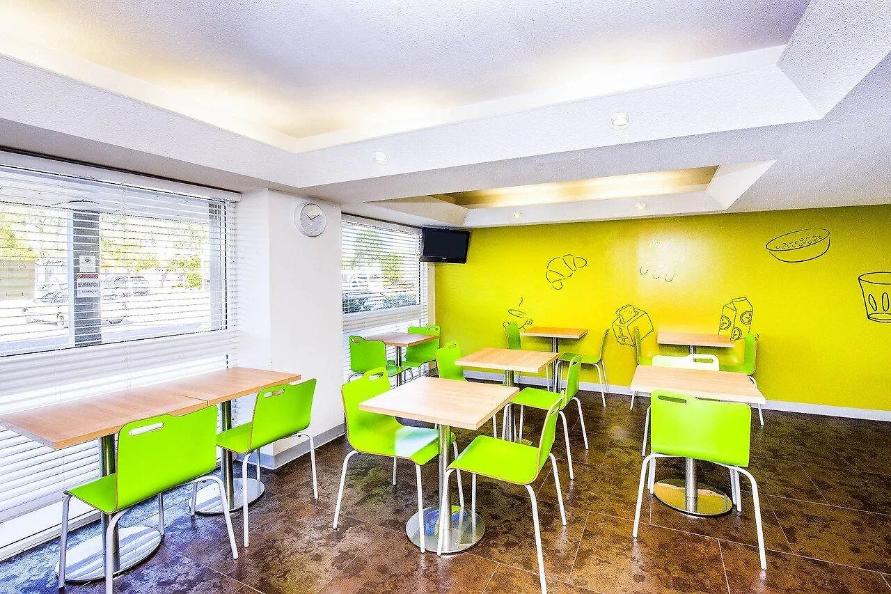 Ibis Budget Canberra 3*,  Australia