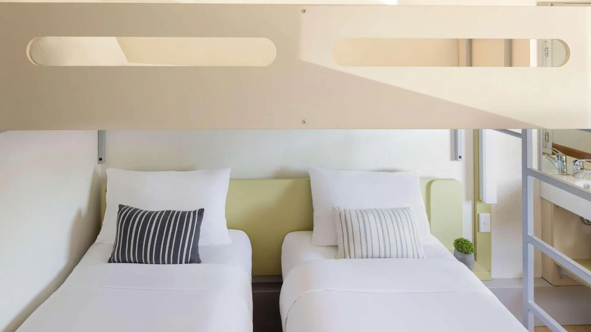 Ibis Budget Canberra Hotel